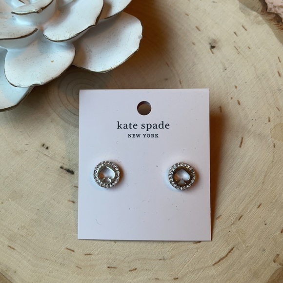NWT KATE SPADE SILVER “SPOT THE SPADE” EARRINGS! - Picture 3 of 5